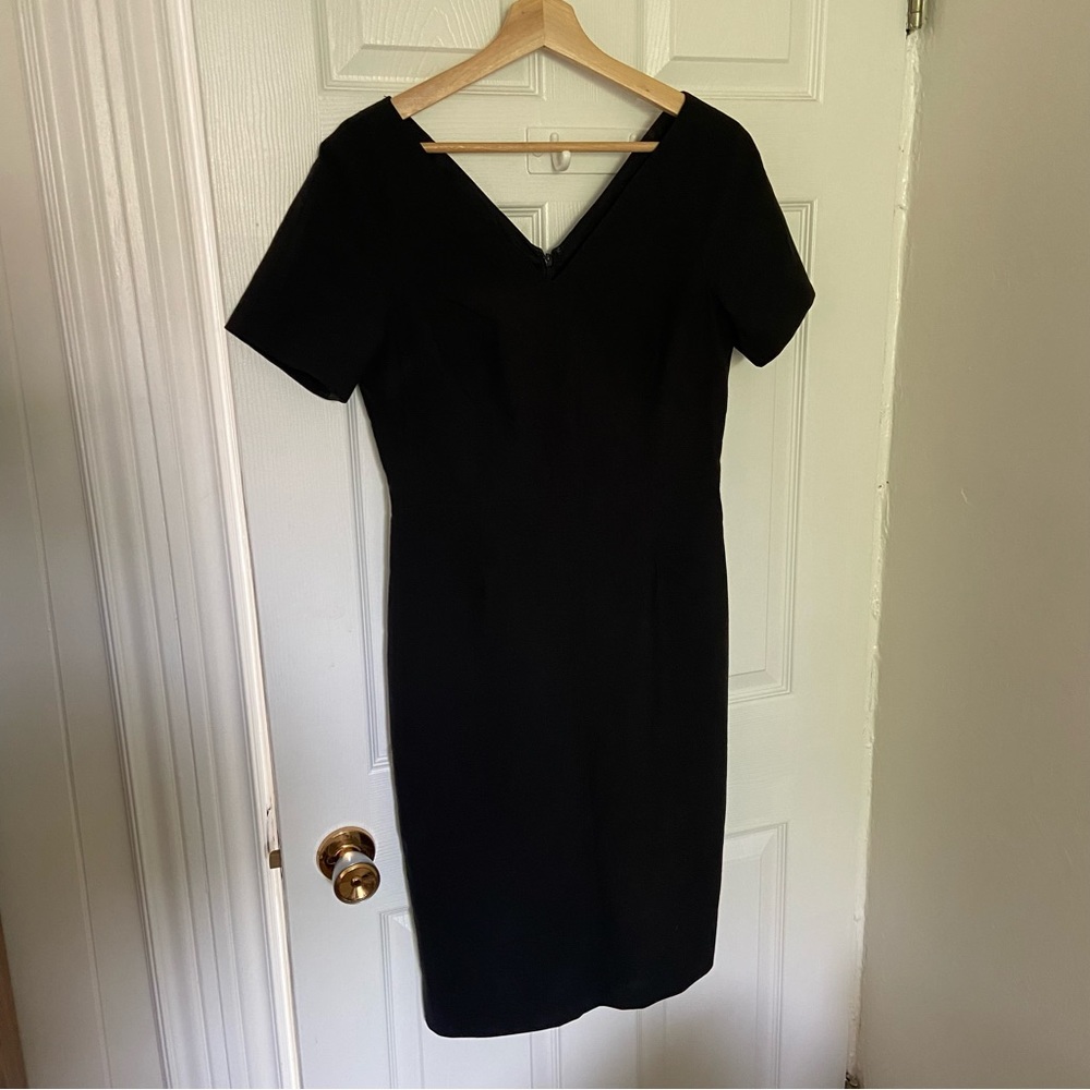 Banana Republic Double V Sheath Dress Size 4